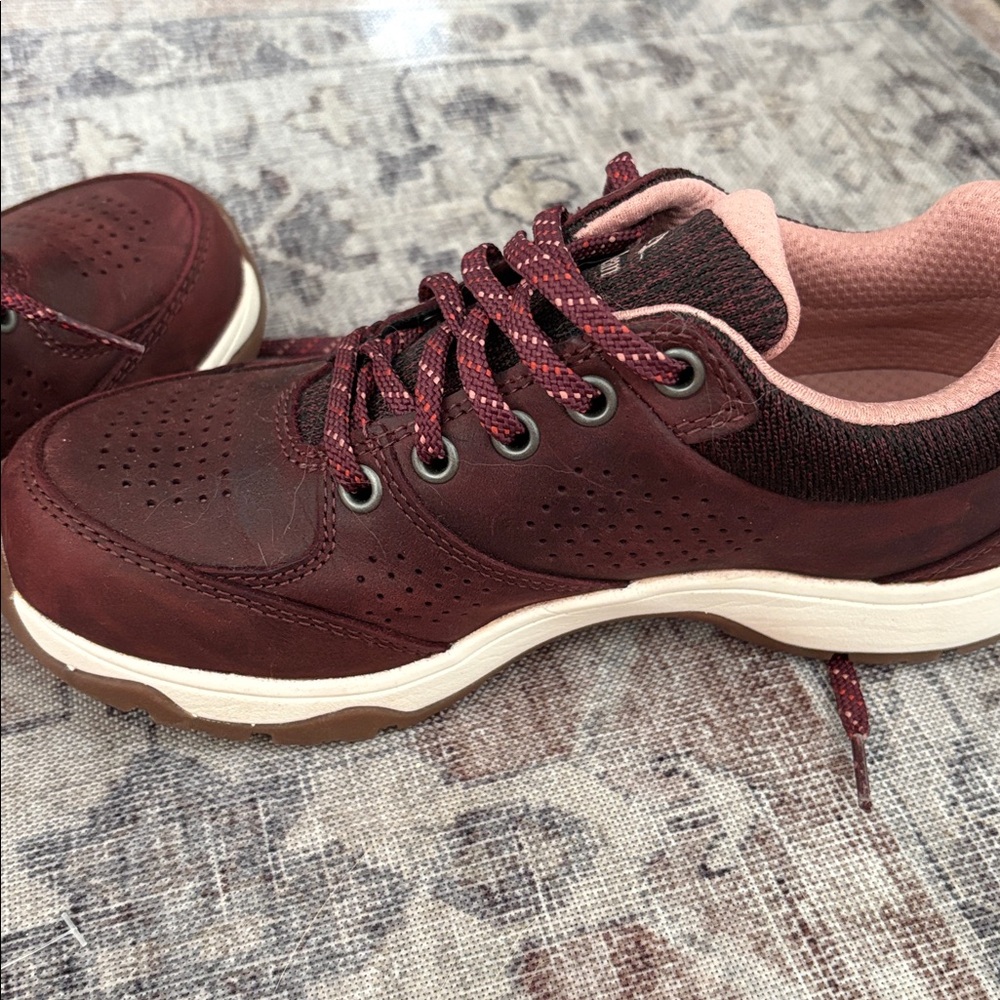 L.L. Bean True Hiking sneakers - Picture 4 of 4